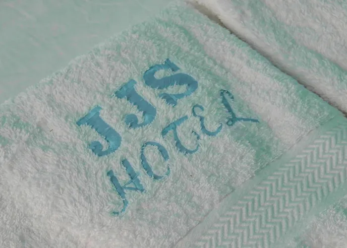 Jjs And Hotel 3*